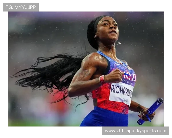 女子短跑团队配合默契，接力训练完成度高