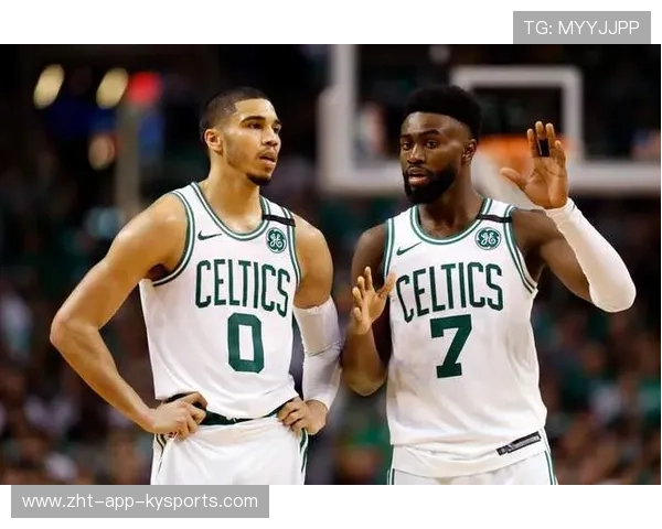 西蒙斯转身成绿军第六人！三场爆发逼主帅重新定位