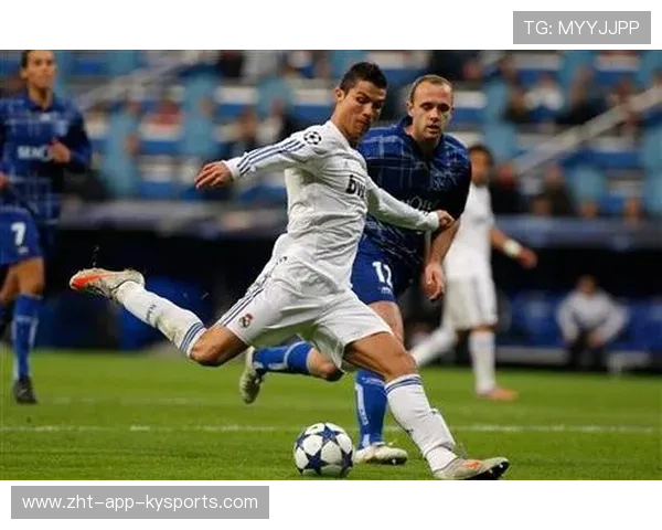 C罗连续射门三连发，胜利围攻不断，c罗只会射门